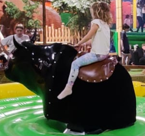 Bullriding im Freizeitpark Zell
