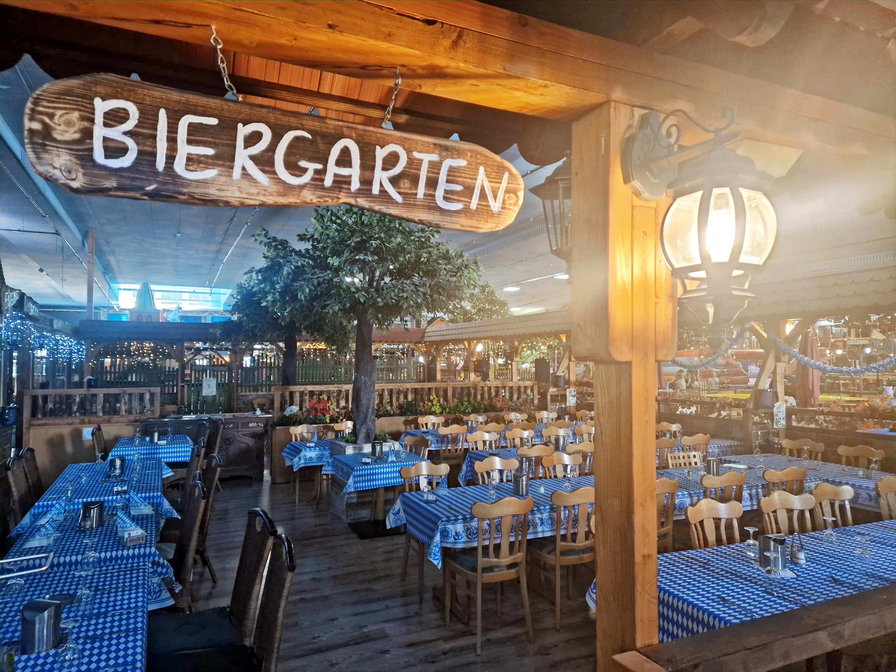 Biergarten und Gastrobereich